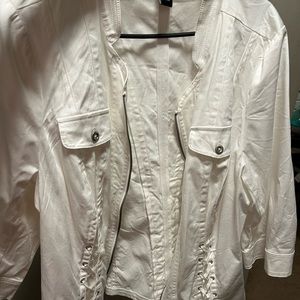 Plus size white jacket barely worn 18/20w
